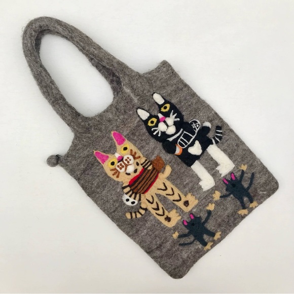 Cat felted Bag, Felt Purse, Wool Felt Bag, Mini Purse, Shoulder Bag, Zipper bag - Picture 6 of 8